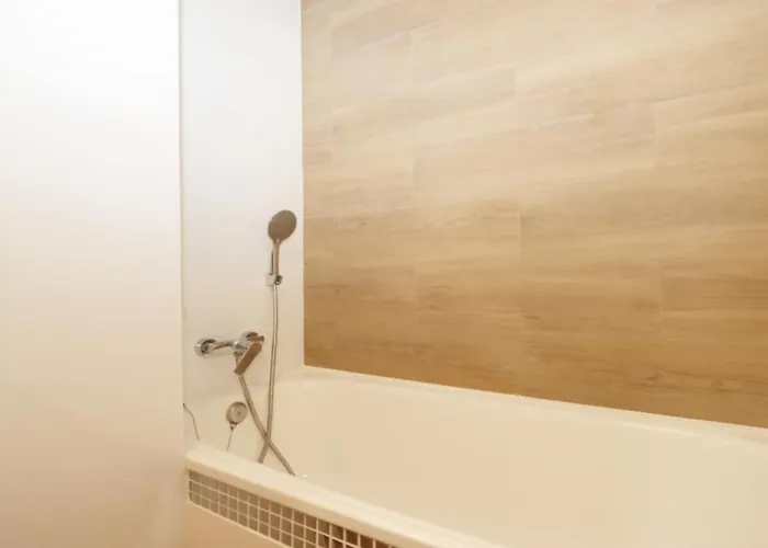 R-8926 Acequion Apartment *